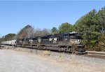 NS 1189 leads train 350-10 eastbound